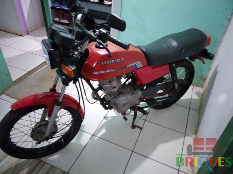 Moto Cg 83 em Crissiumal